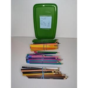 Lot of 105 Crayola Pencil Crayons Full Spectrum Of Colours